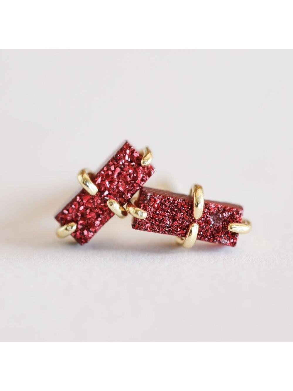 NEW ANTHROPOLOGIE 18kt Gold Plated Sparkle Red Druzy Stone Gemstone Bar Earring